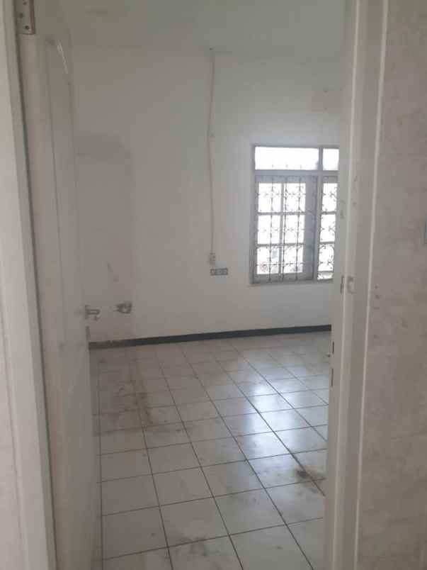 rumah semi gudang klampis semolo nett