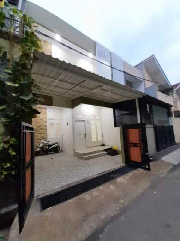 rumah siap huni di srengseng sawah jakarta selatan