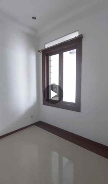 rumah terawat apik di pondok bambu duren sawit