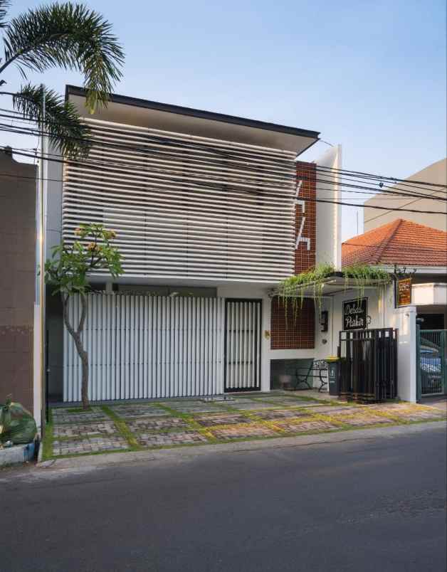 rumah usaha manyar jaya hadap utara siap pakai terawat