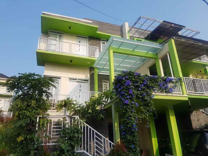 rumah view gunung manglayang