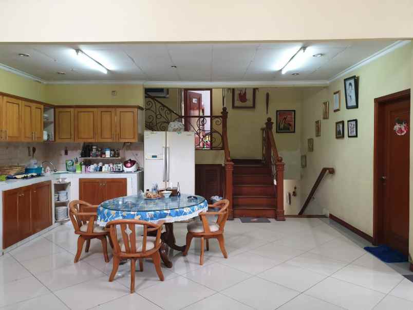 rumah villa cinere mas ciputat