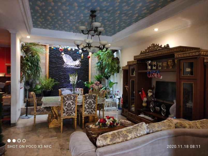 rumah villa permata gading