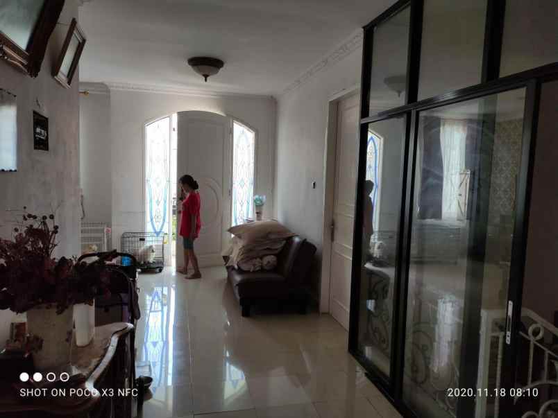 rumah villa permata gading