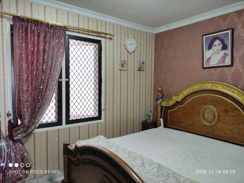 rumah villa permata gading