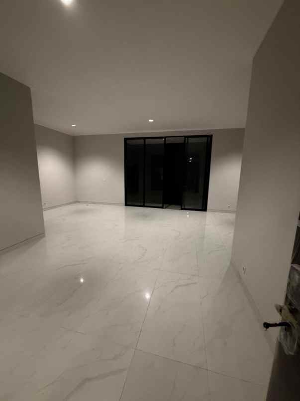 sewa rumah cluster kuningan village pik