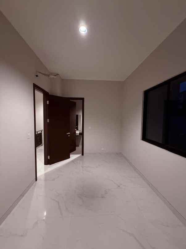 sewa rumah cluster kuningan village pik