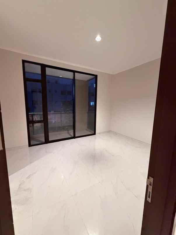 sewa rumah cluster kuningan village pik