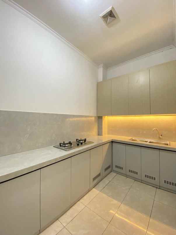 tengilis lama rumah kost tenggilis full penghuni