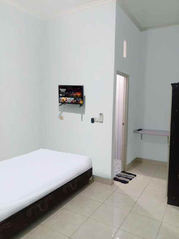 tengilis lama rumah kost tenggilis full penghuni