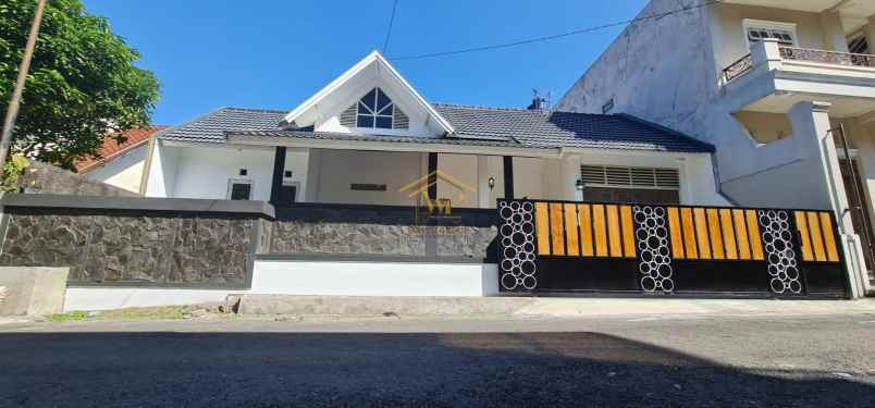 villa one gate di jakal ngaglik sleman