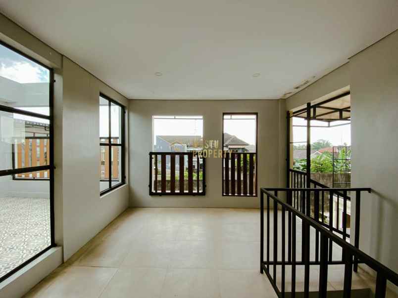 villa tanah luas di maguwoharjo private pool