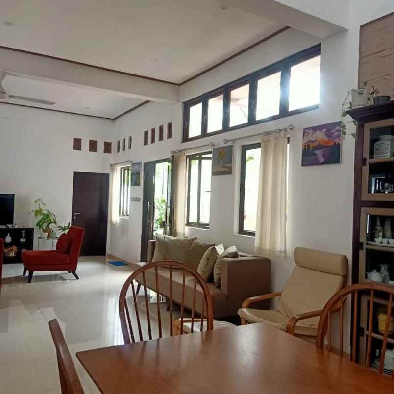 bu rumah mewah di jalan palagan km 8 5 desain modern