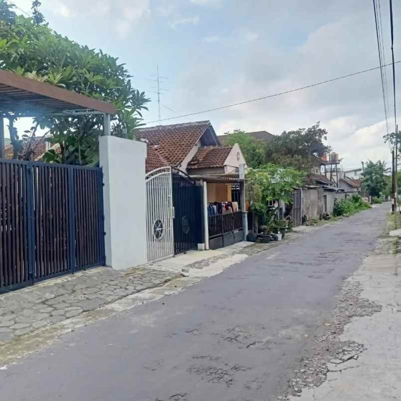 bu rumah mewah di jalan palagan km 8 5 desain modern