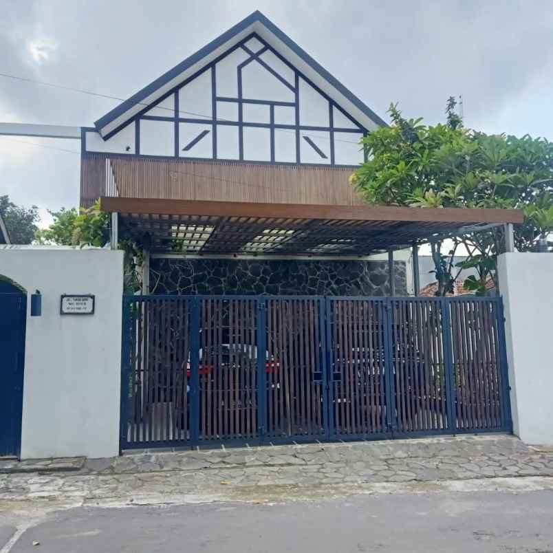 bu rumah mewah di jalan palagan km 8 5 desain modern