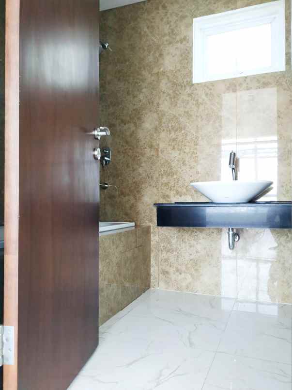 buyer only grand sungkono lagoon 3 br view city pool