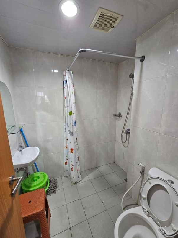 dijual apartemen pondok cina beji depok