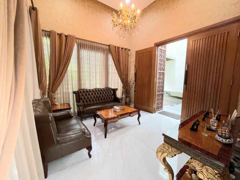 dijual cepat rumah mewah 2 lantai di bintaro