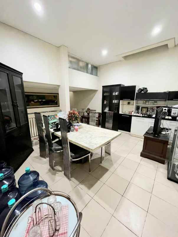 dijual cepat rumah mewah 2 lantai di bintaro