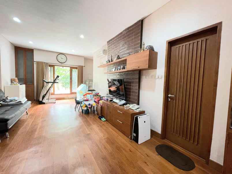 dijual cepat rumah mewah 2 lantai di bintaro