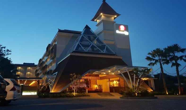 dijual hotel pantai pandawa