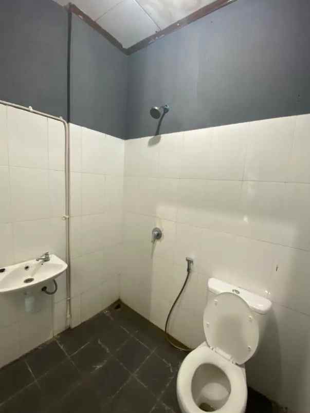 dijual kost jl cipinang melayu