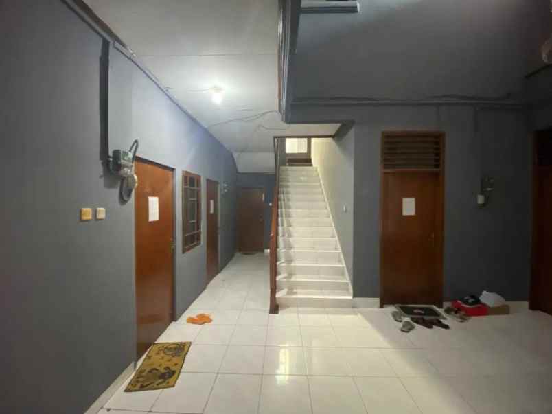 dijual kost jl cipinang melayu