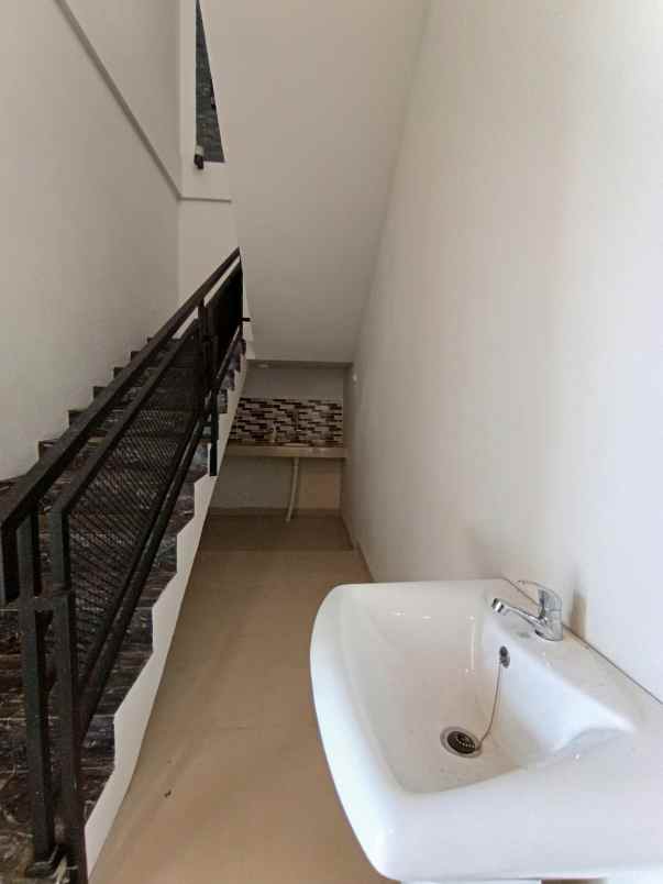 dijual kost jl kaliurang km 14