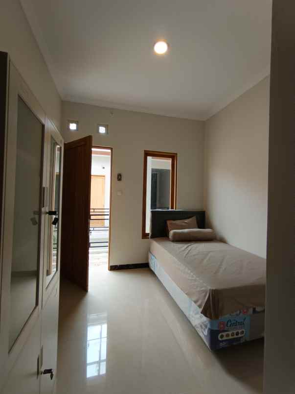 dijual kost jl kaliurang km 14