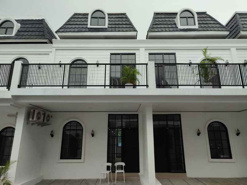dijual kost jl pesantren