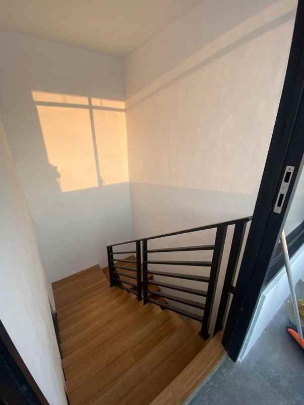 dijual kost merjosari klandungan