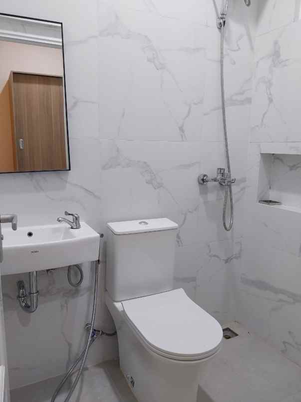 dijual kost petojo selatan kota