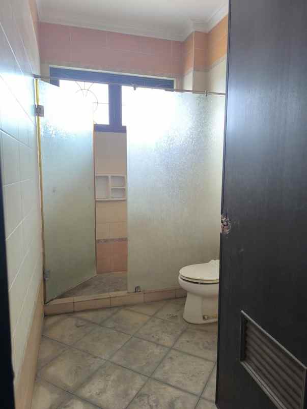 dijual ruko gudang kantor jalan perjuangan marga