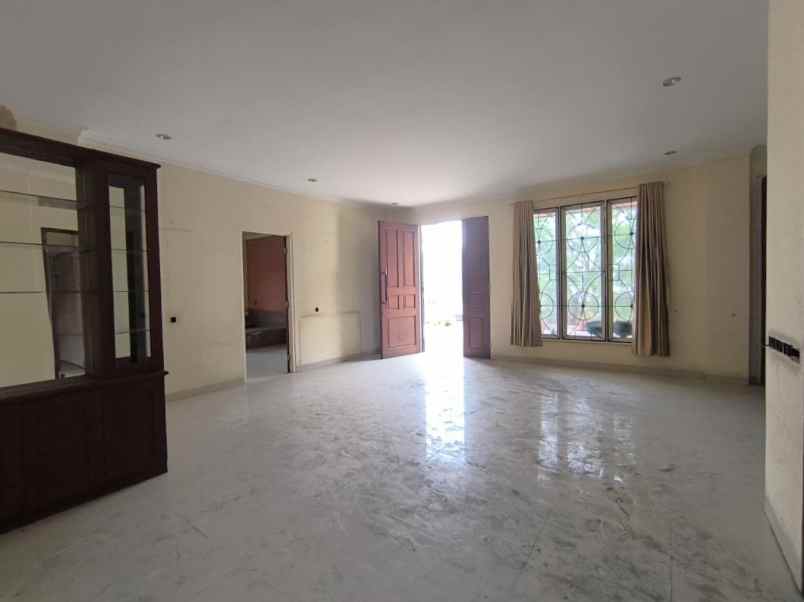 dijual ruko gudang kantor jalan perjuangan marga