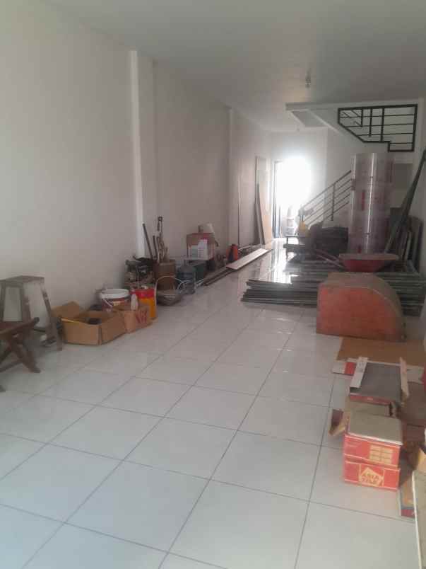 dijual ruko gudang kantor jalan raya satelit utara