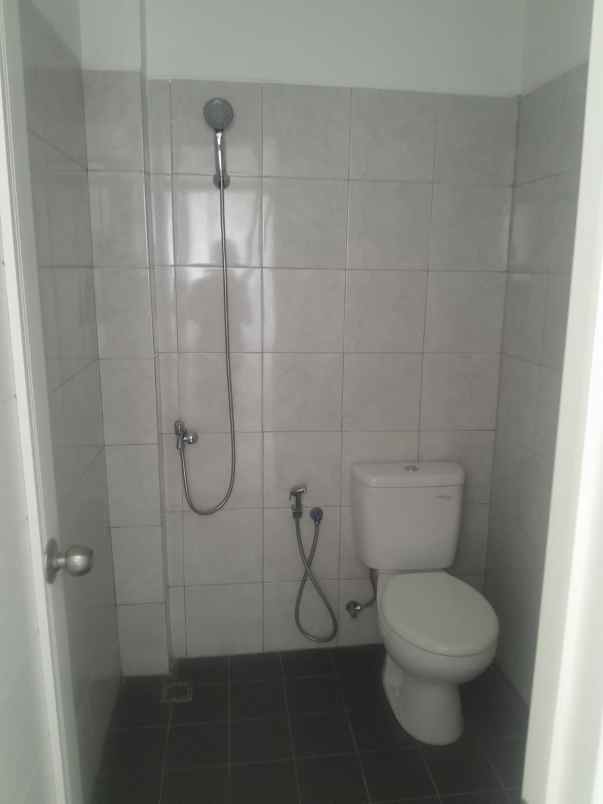 dijual ruko gudang kantor jalan raya satelit utara