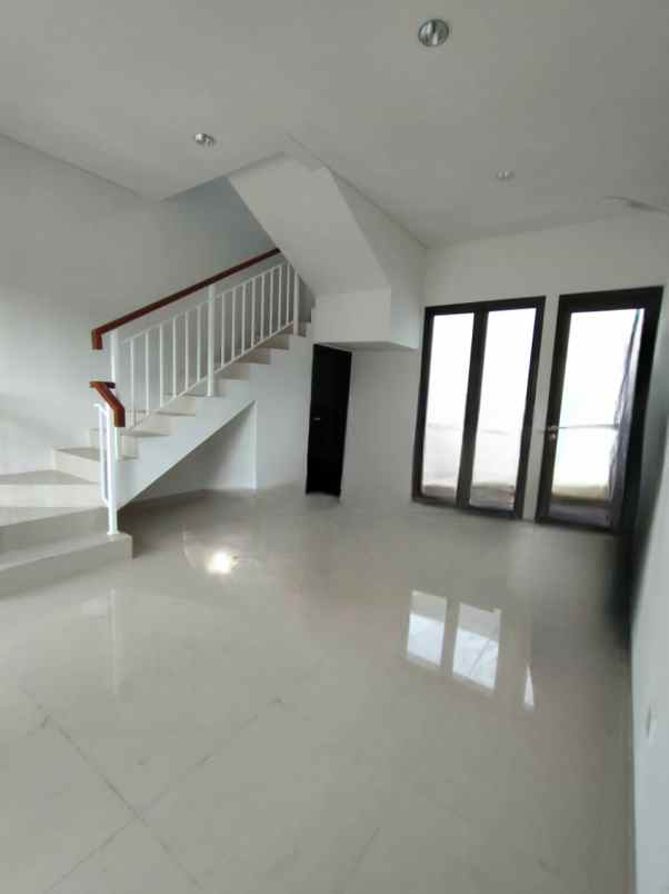 dijual ruko gudang kantor jgc jakarta garden city cakung