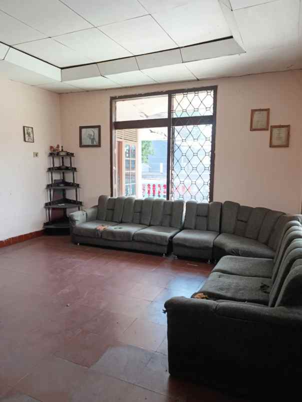 dijual rumah 123 jalan raya alun alun