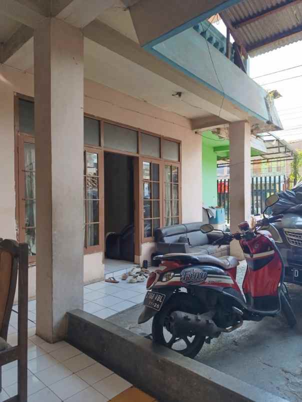 dijual rumah 123 jalan raya alun alun
