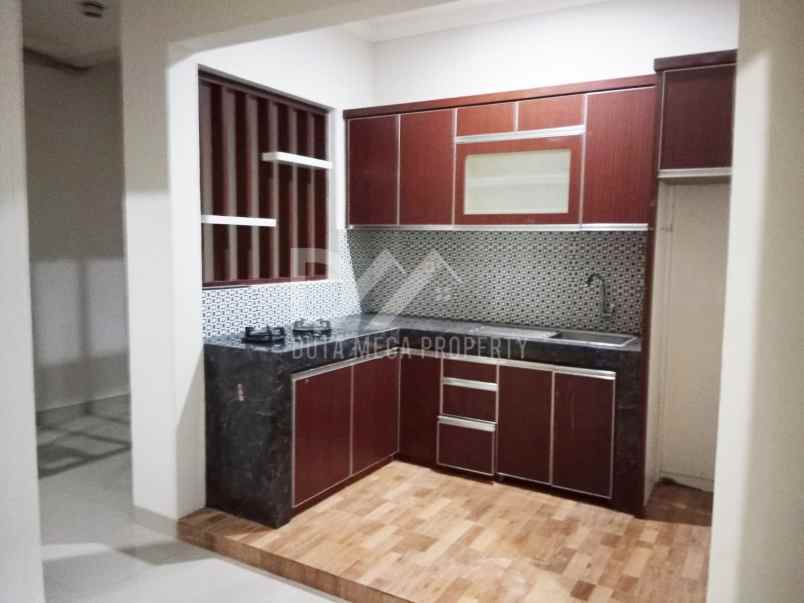 dijual rumah 2 lantai dalam cluster graha raya bintaro