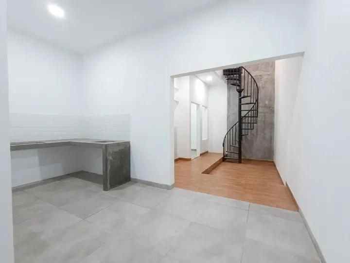 dijual rumah antapani