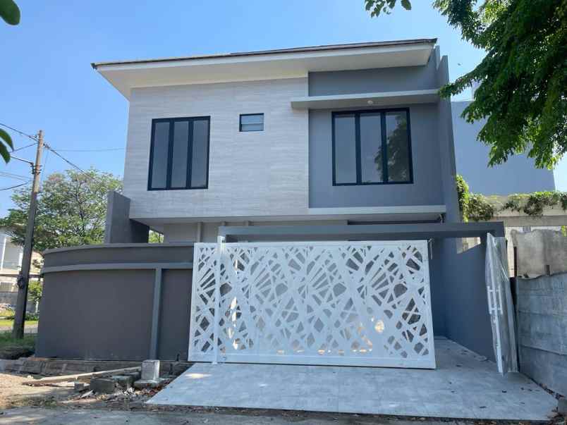 dijual rumah araya