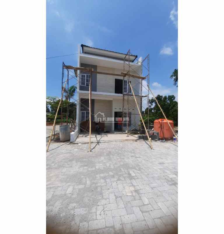 dijual rumah banyumanik