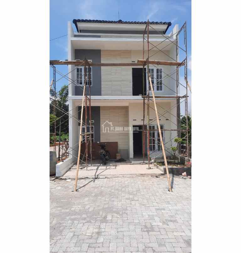dijual rumah banyumanik
