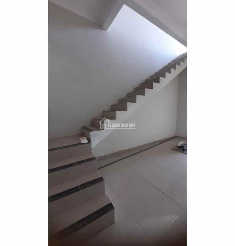 dijual rumah banyumanik