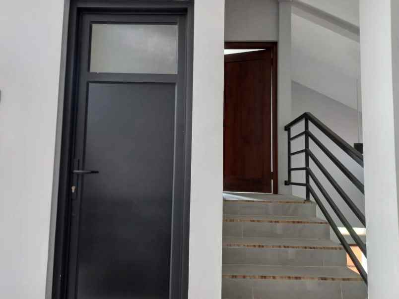 dijual rumah baru di jalan plered sumber solo