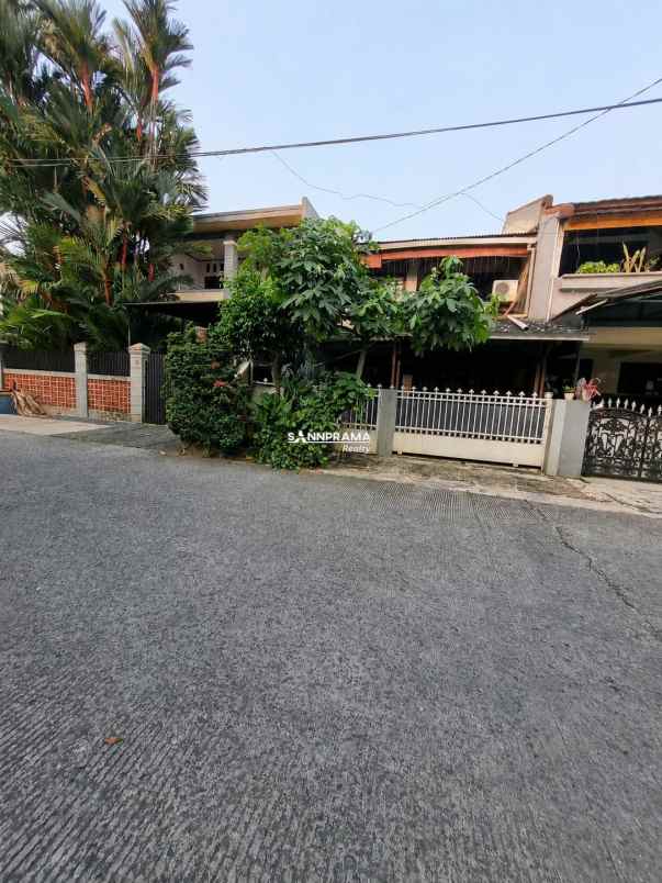 dijual rumah beji