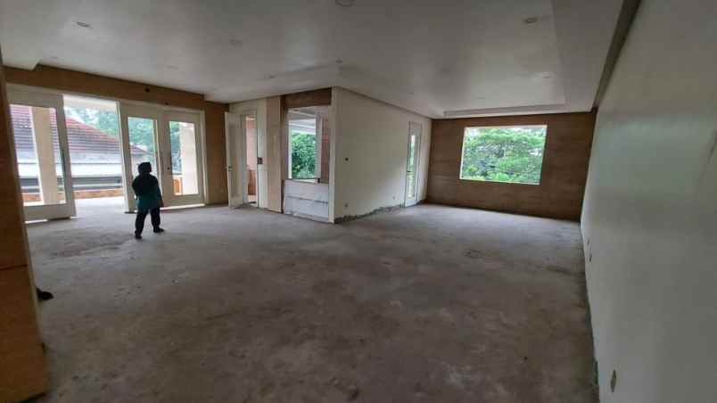 dijual rumah besar asri di malaka country estate