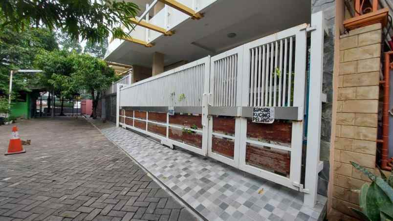 dijual rumah besar asri di malaka country estate