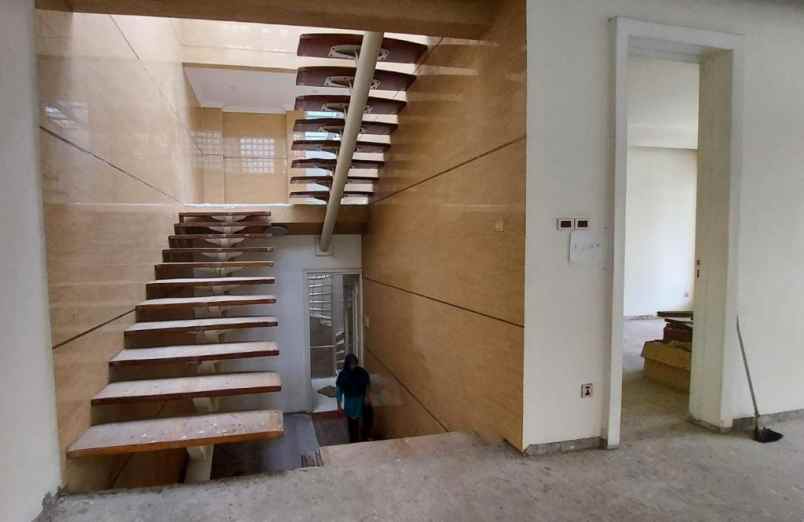 dijual rumah besar asri di malaka country estate